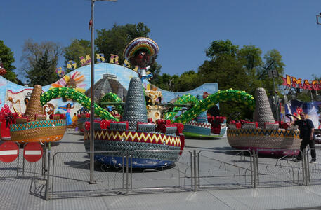 Midway ride