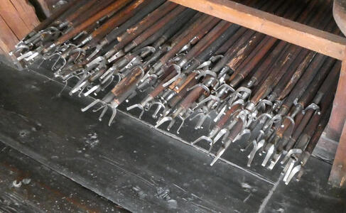 Shelf of pikes