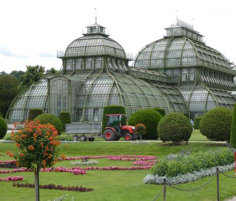 Elegant, immense greeenhouse with curved walls